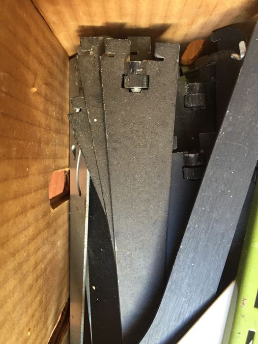 Metal Wall Unit Lot [Photo 3]