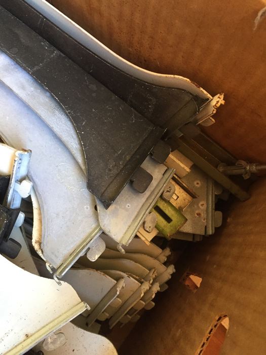 Metal Wall Unit Lot [Photo 4]