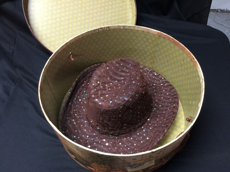 Sequin Hat With Box [Photo 2]