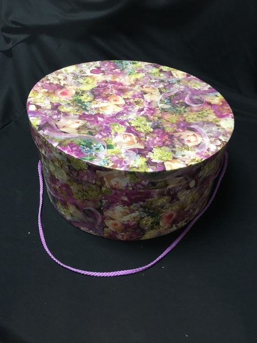 Vintage Hat With Hat Box [Photo 1]