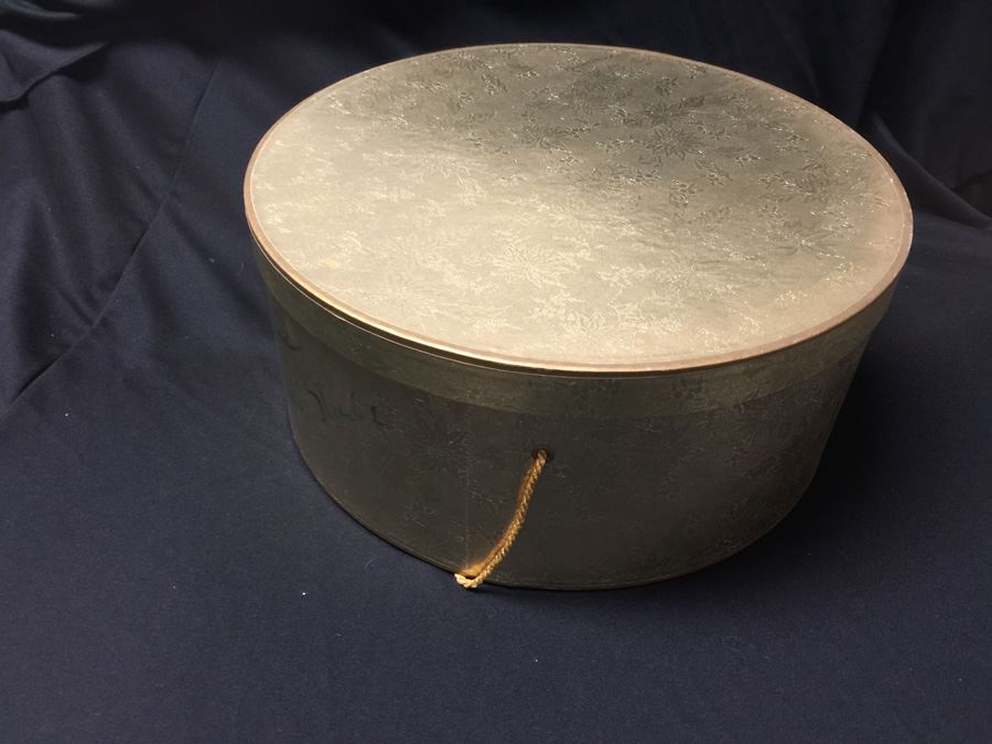 Vintage Marche Hat With Box [Photo 1]