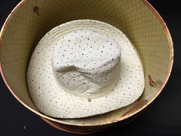 White Sequin Hat With Box [Photo 4]