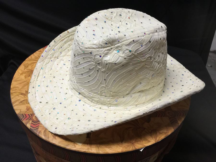 White Sequin Hat With Box [Photo 1]