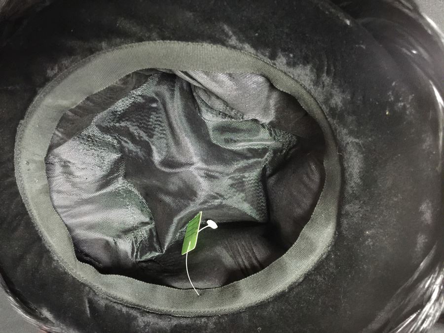 Vintage Black Feather Hat With Box [Photo 2]