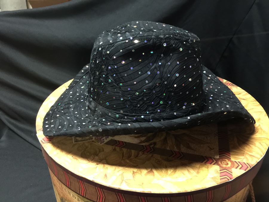 Black Sequin Hat With Box [Photo 2]