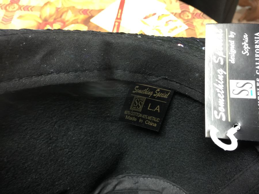 Black Sequin Hat With Box [Photo 3]