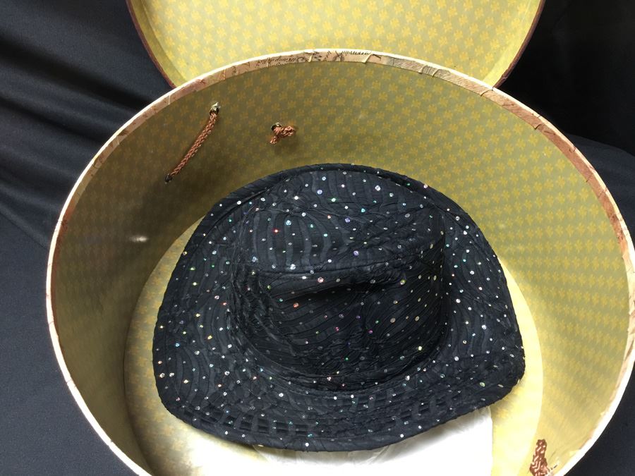 Black Sequin Hat With Box [Photo 5]