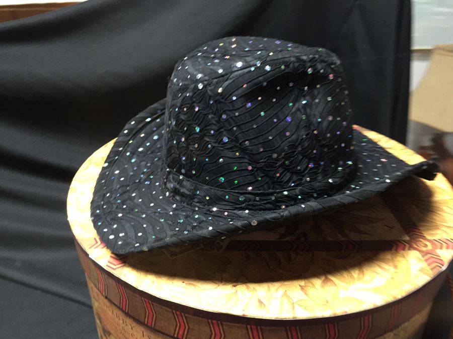 Black Sequin Hat With Box [Photo 1]