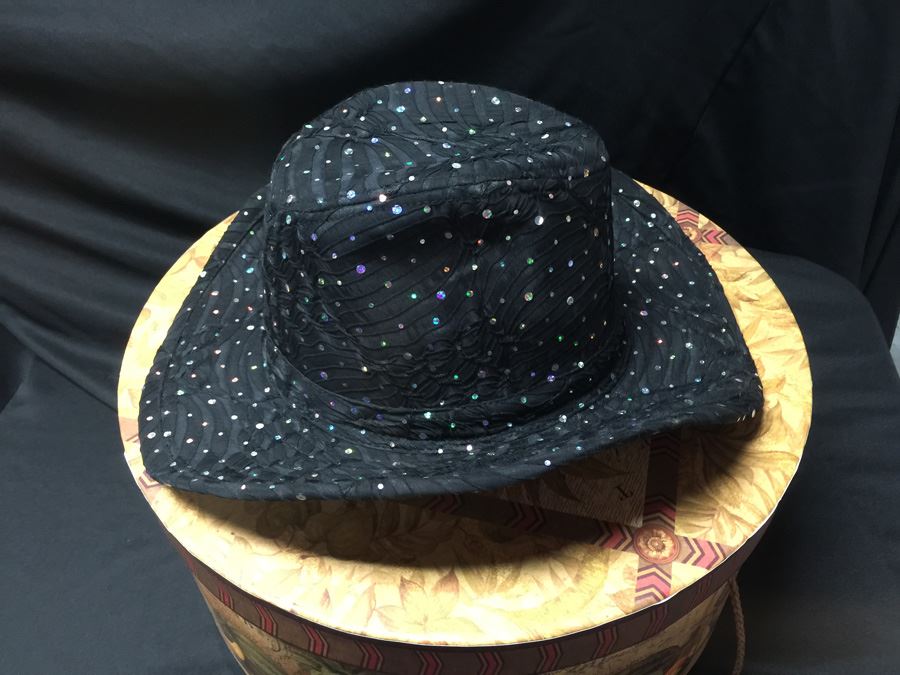 Black Sequin Hat With Box [Photo 6]