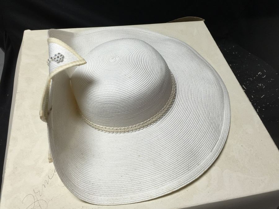 Vintage White Joli Flamingo Hat [Photo 2]