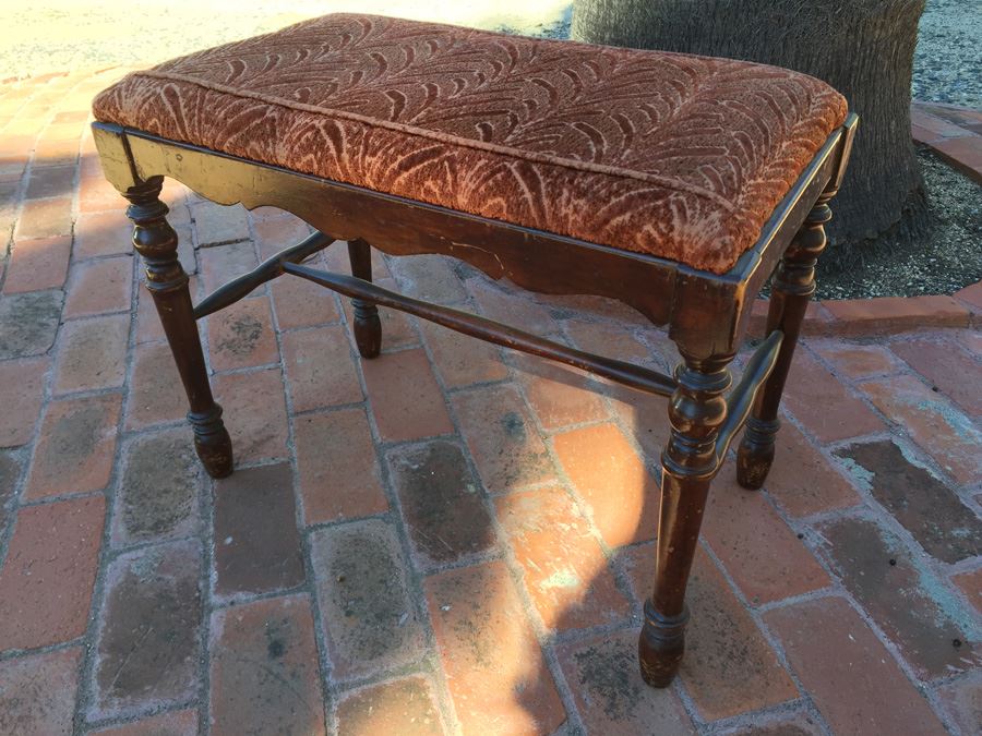 Vintage Wooden Piano Bench [Photo 2]