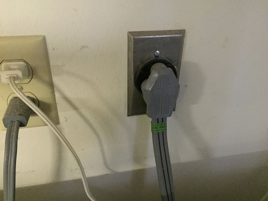 Maytag White Neptune ELECTRIC Dryer Excellent Condition (NOT GAS) [Photo 6]