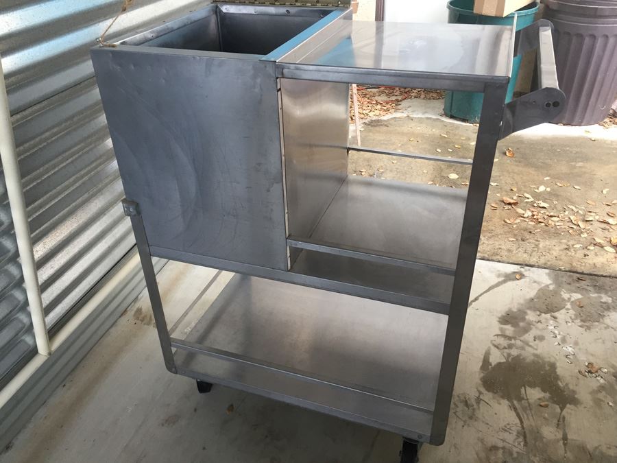 Lakeside 50 lb. Stainless Steel Ice Cart Retails For $1,000 [Photo 2]