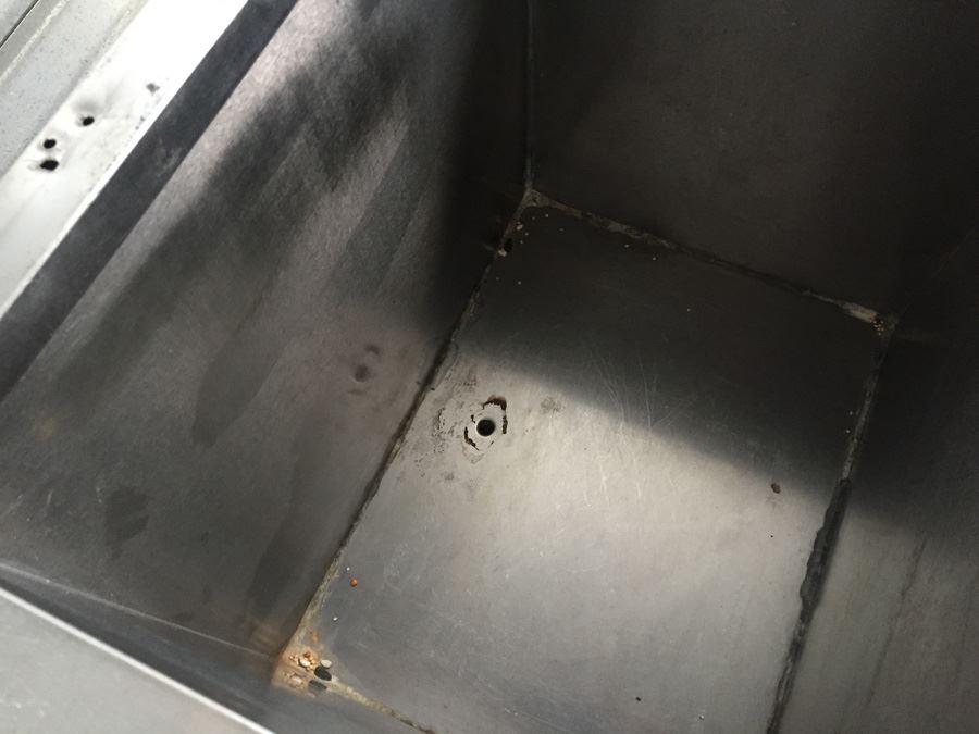 Lakeside 50 lb. Stainless Steel Ice Cart Retails For $1,000 [Photo 8]