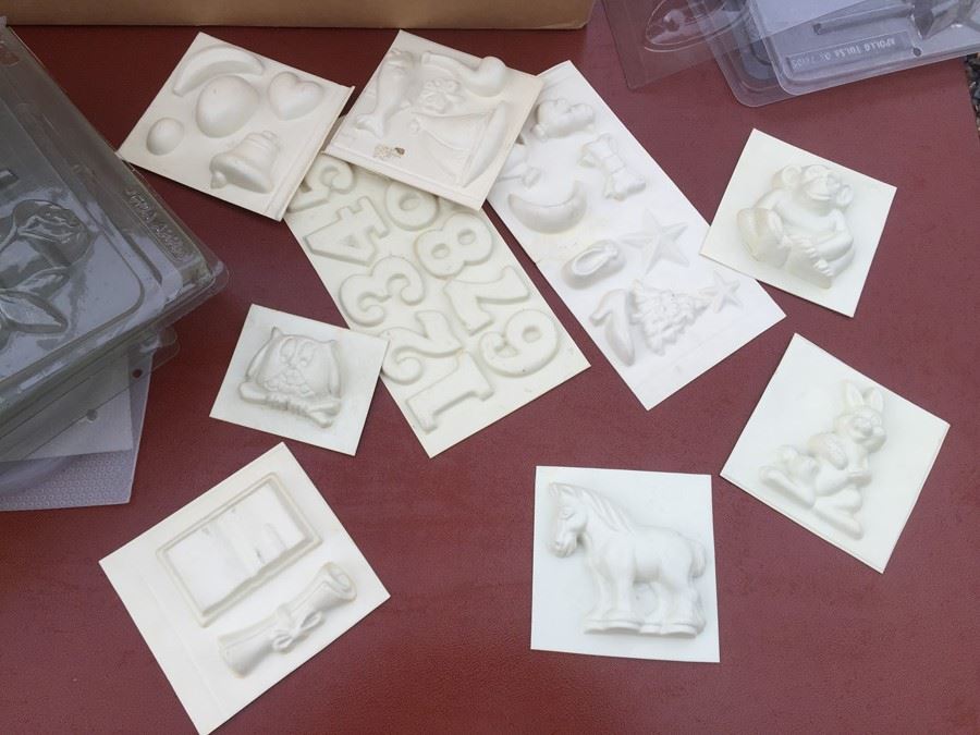 Lot Of Vintage Candy Molds [Photo 14]