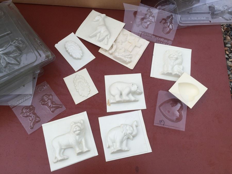Lot Of Vintage Candy Molds [Photo 3]