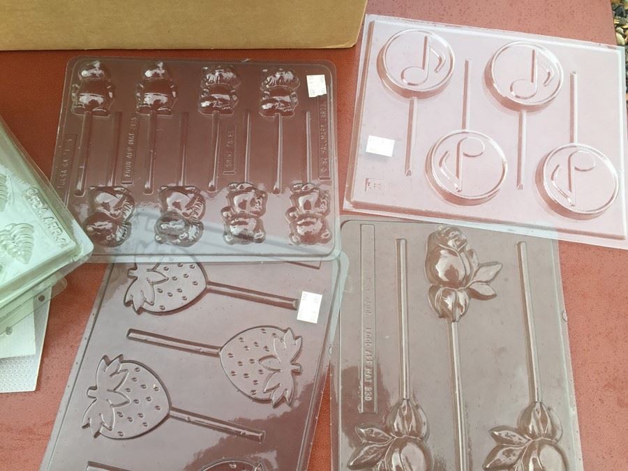 Lot Of Vintage Candy Molds [Photo 12]