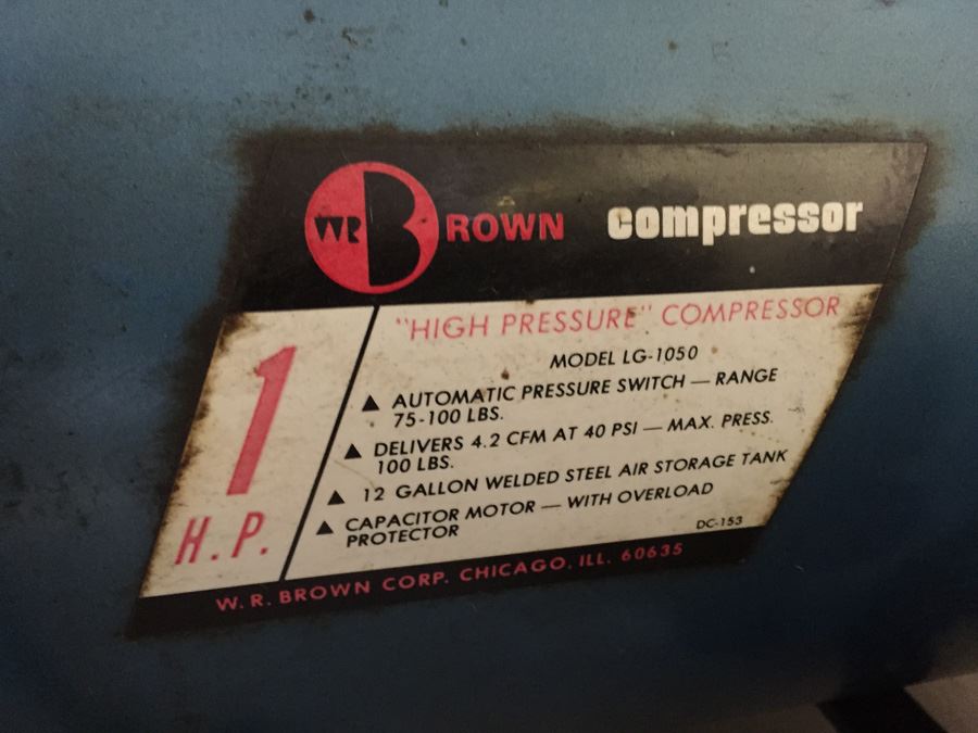 W R Brown Air Compressor Model LG-1050 With Mobile Air Tank, Hoses And Nozzle [Photo 6]