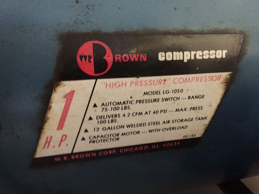 W R Brown Air Compressor Model LG-1050 With Mobile Air Tank, Hoses And Nozzle [Photo 5]