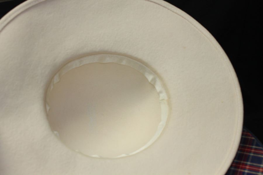 Vintage White Hat With Box [Photo 5]