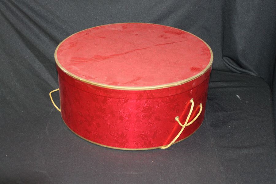 Vintage Black Hat With Box [Photo 1]