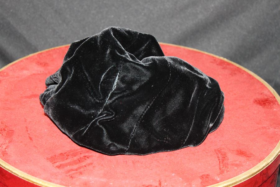 Vintage Black Hat With Box [Photo 3]