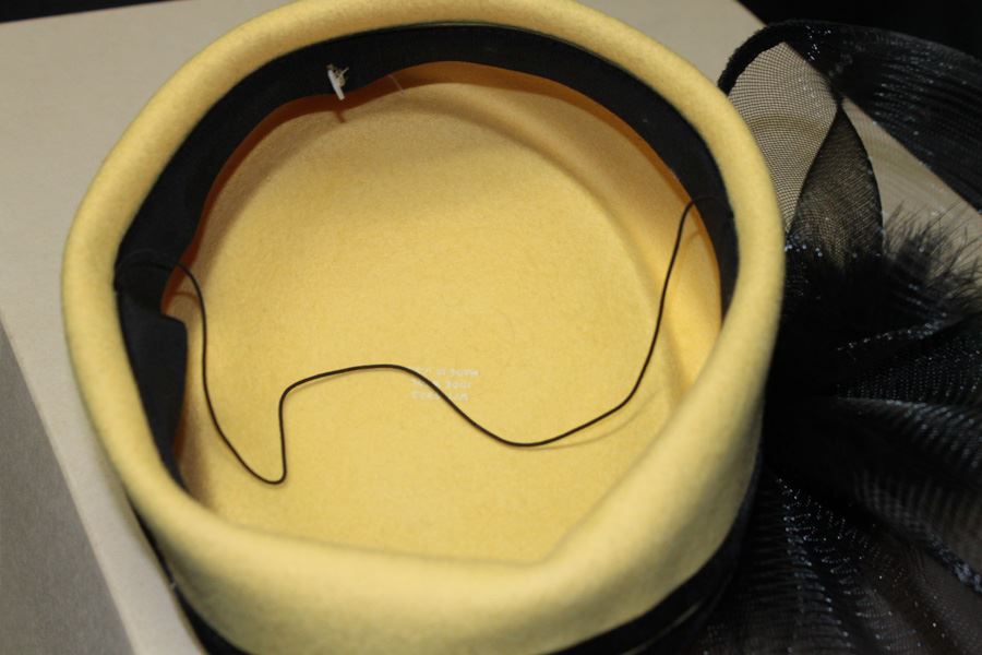 Vintage Yellow And Black Wool Hat With Box [Photo 3]