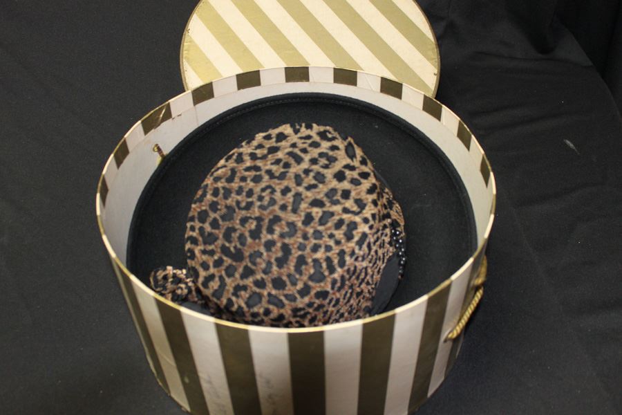 Leopard Pattern Hat With Box [Photo 5]