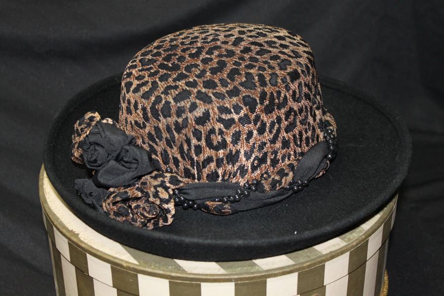 Leopard Pattern Hat With Box [Photo 2]