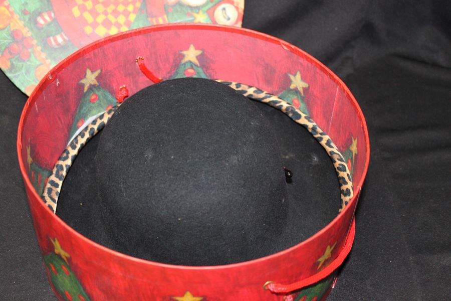 Vintage Black Wool Hat With Box [Photo 2]