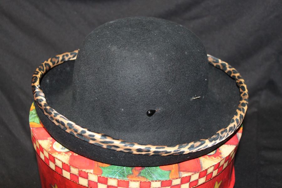 Vintage Black Wool Hat With Box [Photo 4]
