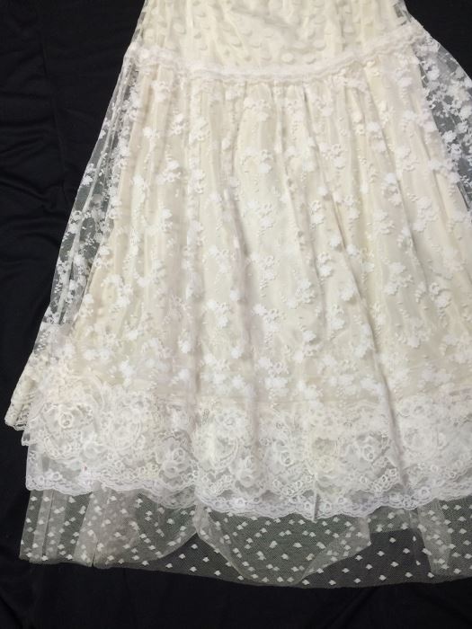 White Lace Skirt [Photo 2]