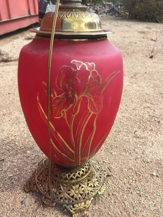 Vintage Red Lamp [Photo 2]