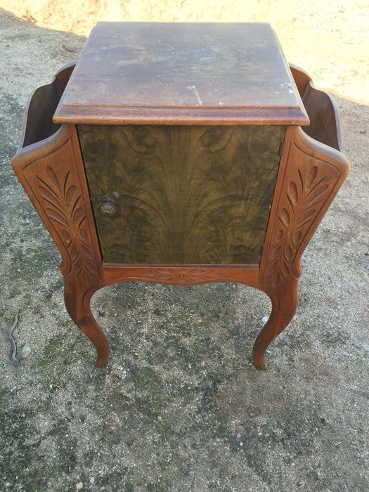 Vintage End Table Cabinet Magazine Rack [Photo 3]