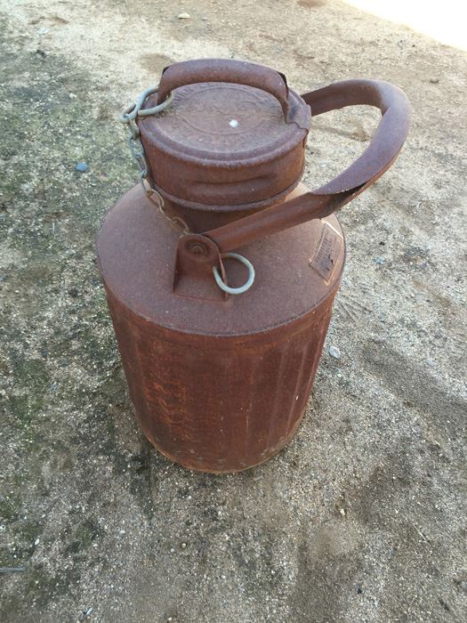 Old Metal Can [Photo 2]