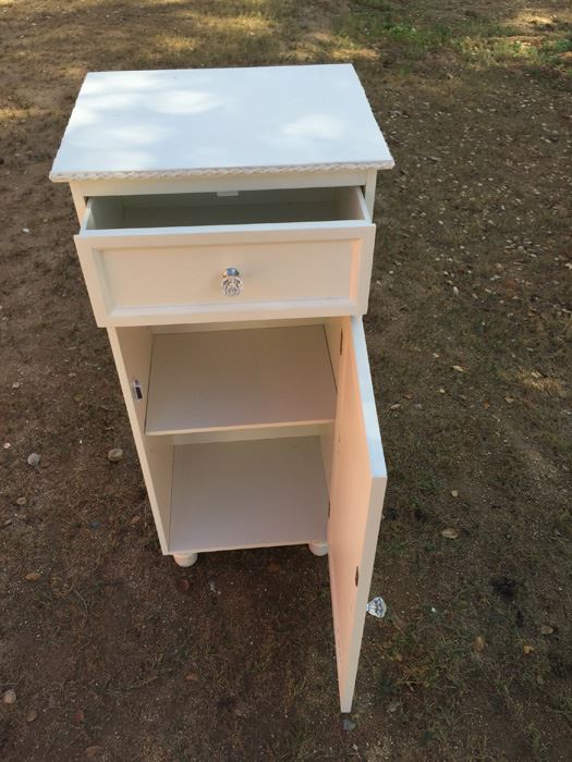 White Cabinet [Photo 3]