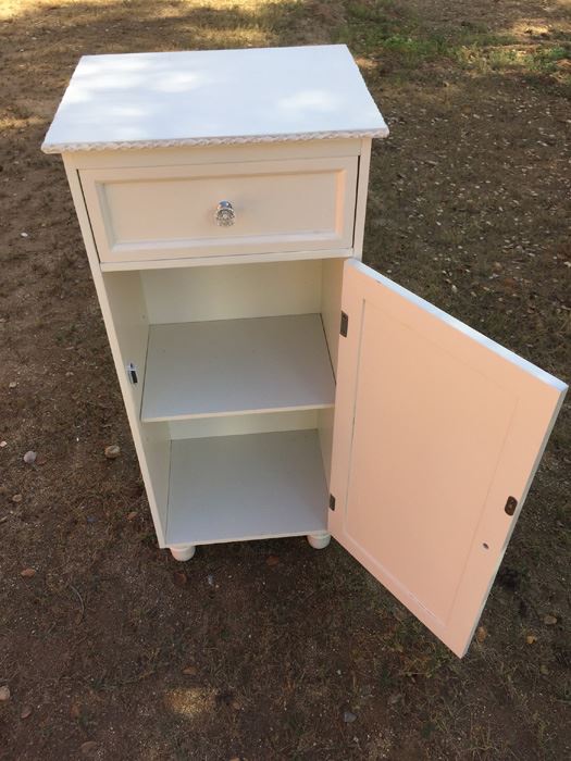 White Cabinet [Photo 2]