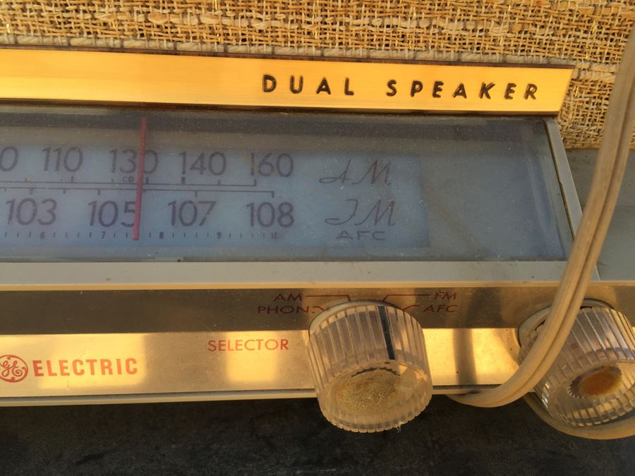 Vintage General Electric Musaphonic Dual Speaker Radio [Photo 4]