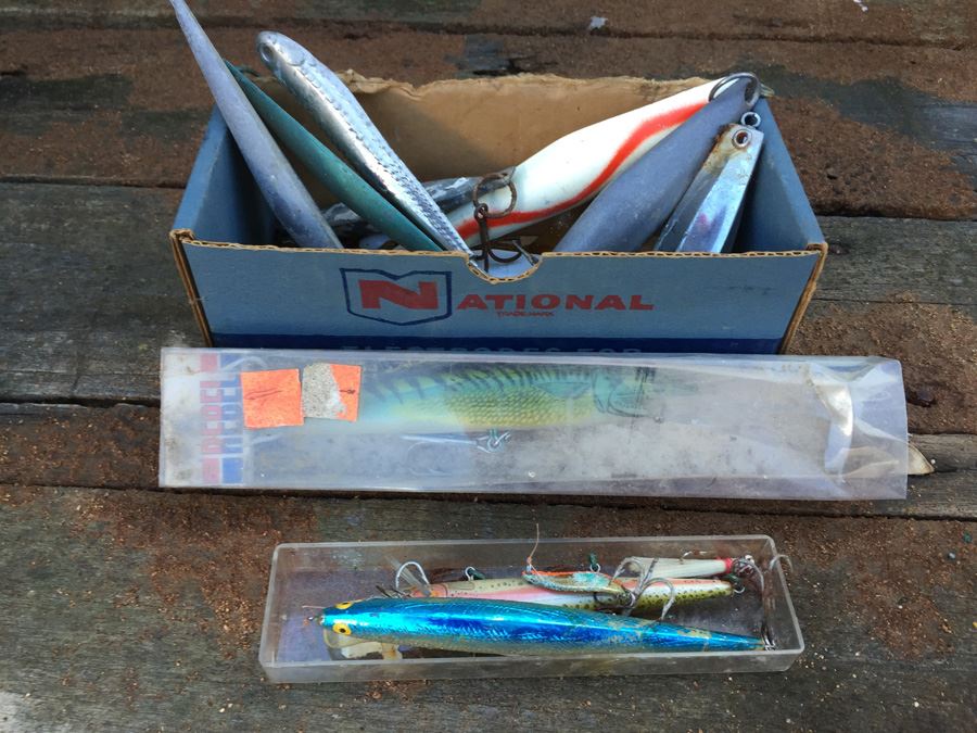Lot Of Vintage Fishing Lures [Photo 2]