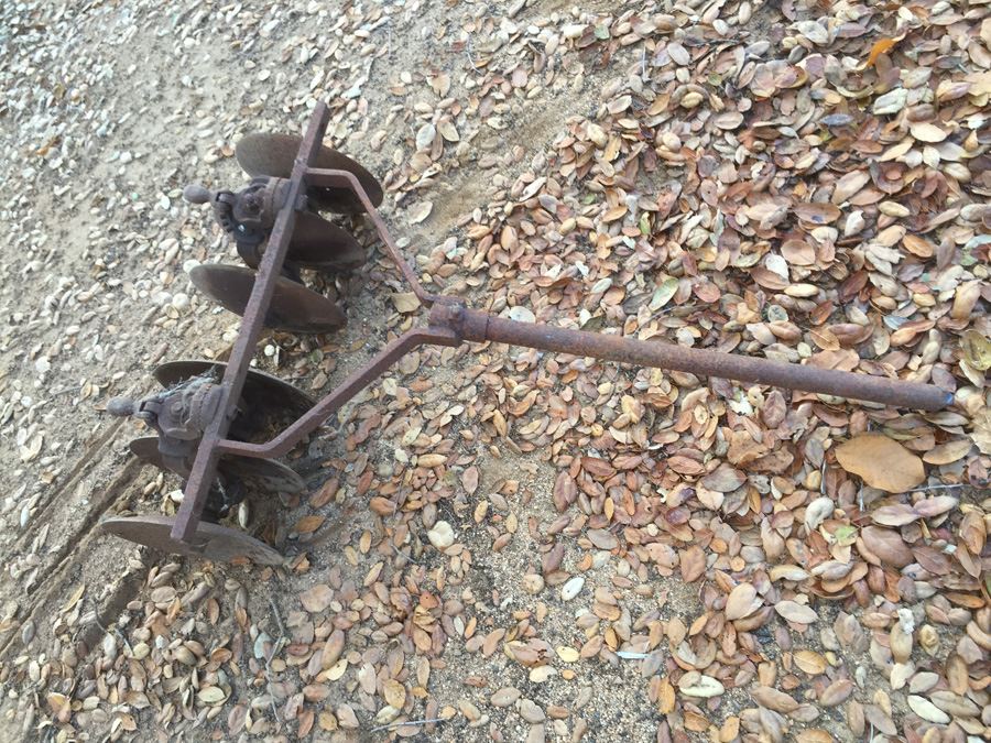 Vintage Tractor Attachment Plow [Photo 3]