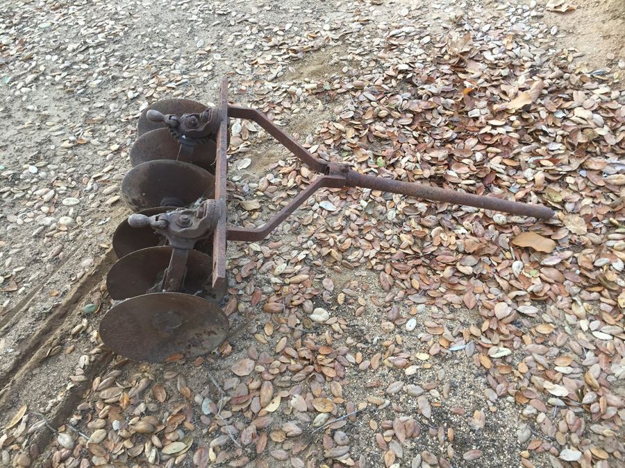 Vintage Tractor Attachment Plow [Photo 2]
