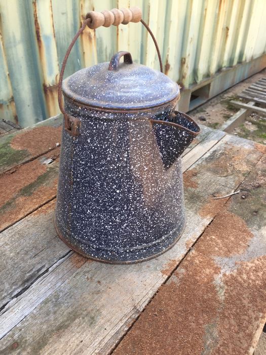 Vintage Enamelware Farm Kitchen Coffee Pot [Photo 2]