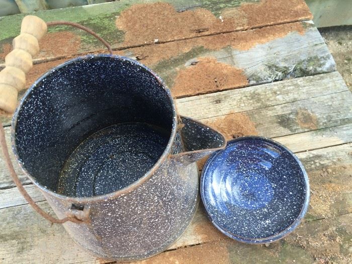 Vintage Enamelware Farm Kitchen Coffee Pot [Photo 4]