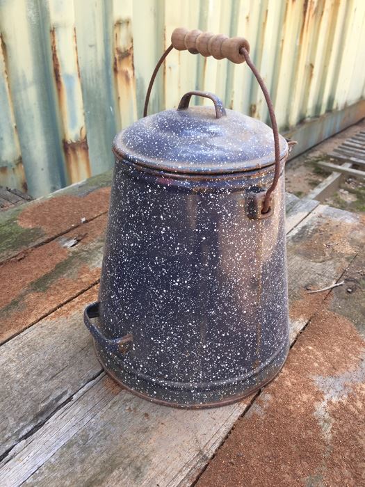 Vintage Enamelware Farm Kitchen Coffee Pot [Photo 3]
