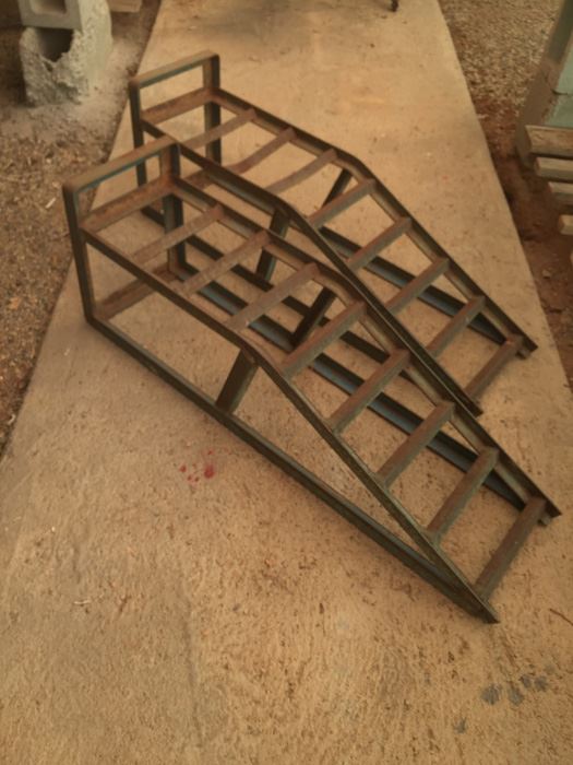 Heavy-Duty Metal Car Ramps [Photo 1]