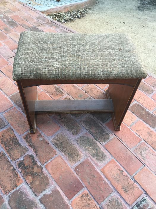 Small Vintage Bench   10773 5h00 