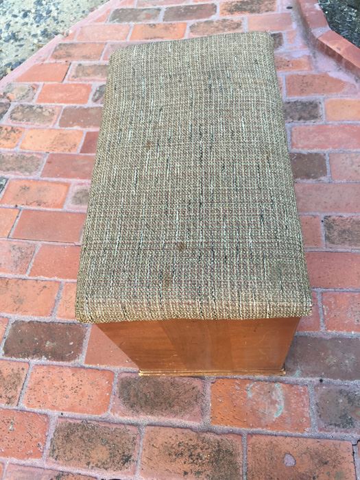 Small Vintage Bench [Photo 2]