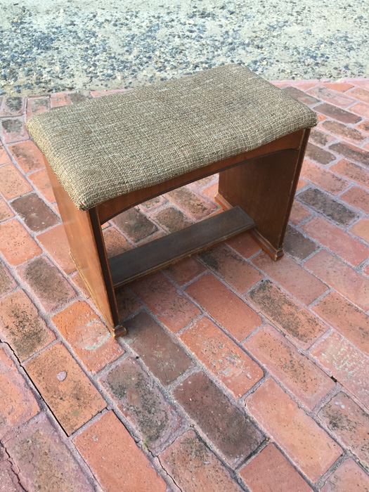 Small Vintage Bench [Photo 1]