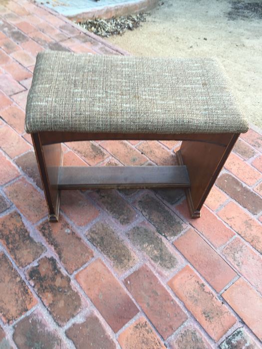 Small Vintage Bench   10773 Hdw9 