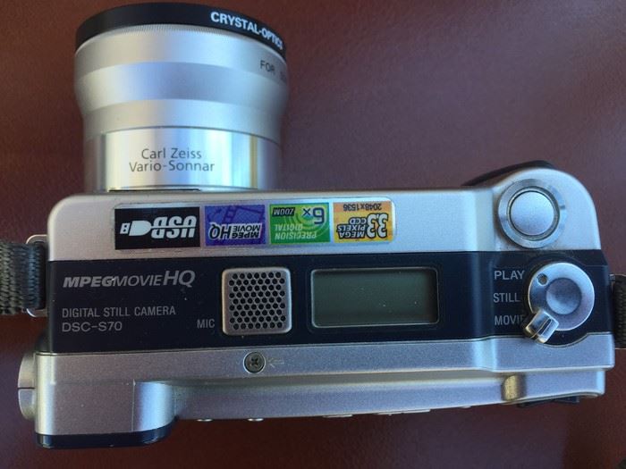 SONY Cyber-Shot Camera With Carl Zeiss Vario Sonnar Lens And Camera Bag [Photo 2]